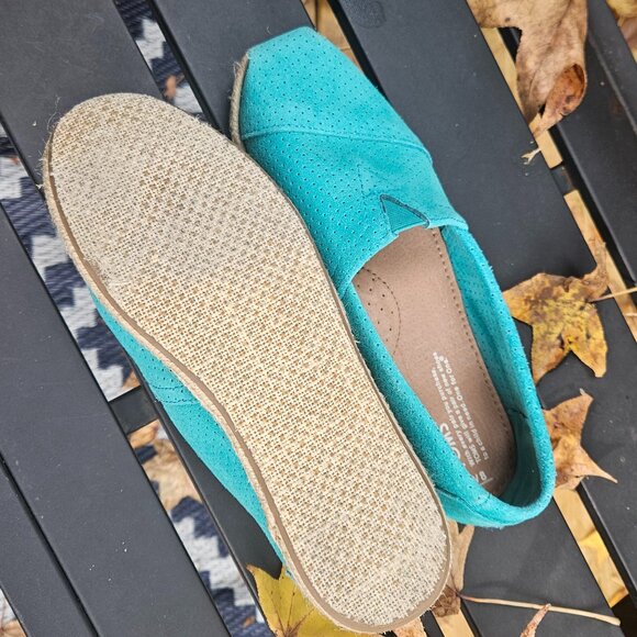 🆕TOMS turquoise canvas classic slip-on shoes size 8W - Picture 4 of 6